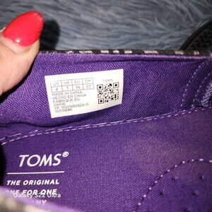 Girls youth size 4 TOMs